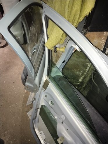 Auto delovi: U Nišu prodajem delove za Reno Megan 1,6. 16v.2002 godište.Leva,desna — 9