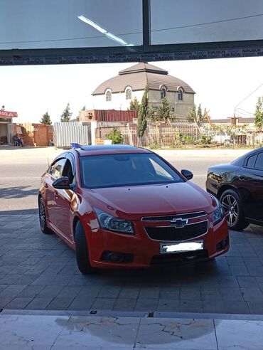 chevrolet cruze 2017 qiymeti: Chevrolet Cruze: 1.4 l | 2014 il 270000 km Sedan