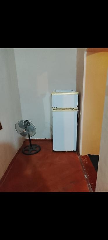1 otagli ev: Kirayə verilir: 1 otaqlı mənzil - Planlama: Zal/yataq otağı, ayrıca — 9