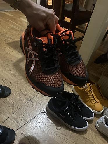 formula 1 biley: ASICS qaçış krossovkası - Rəng: narıncı-qara, gümüş ASICS loqosu ilə — 1