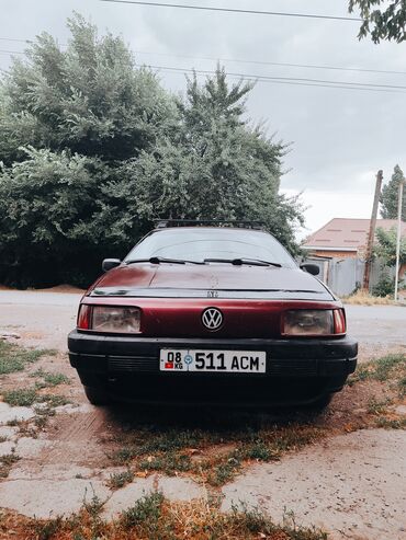 обмен на тойоту: Volkswagen Passat: 1991 г., 1.8 л, Механика, Бензин, Седан
