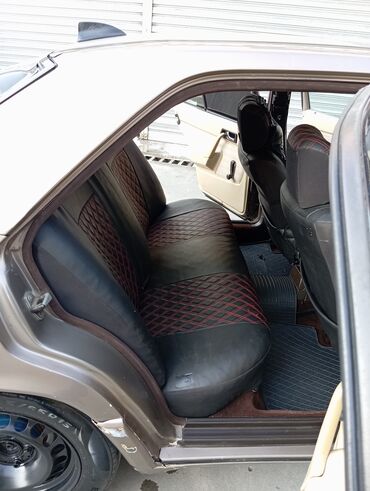 Mercedes-Benz: Mercedes-Benz 190: 2 l | 1989 il Sedan — 9