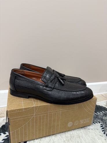 Кроссовки и спортивная обувь: Продаю кроссовки Размеры 39–40. Все оригиналы — 6