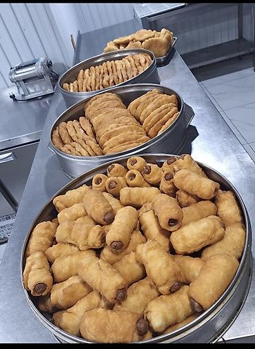 Выпечка, хлебобулочные изделия: Домашняя выпечка — пиражки,беляши,сосиски в тесте Жаренные печенные — 10