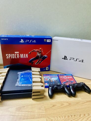 PS4 (Sony Playstation 4): Salam. PS4 Spiderman Edition Satılır ☑️1TB yaddas+2Djostik+bütün
