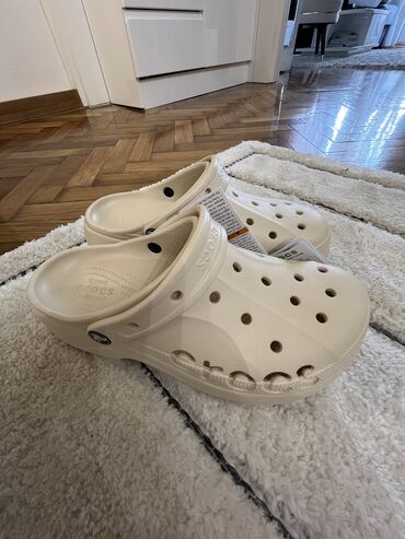 cizme zenske braon: Nove CROCS papuče