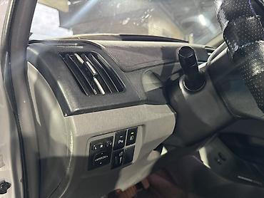 Toyota: Toyota Prius: 2010 г., 1.8 л, Вариатор, Гибрид, Хэтчбэк — 10