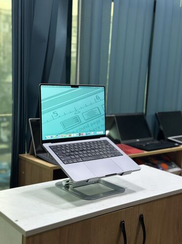 макбук m1: Ультрабук, Apple, 16 ГБ ОЗУ, Apple M1 Pro, 14 ", Б/у, Для работы, учебы, память NVMe SSD