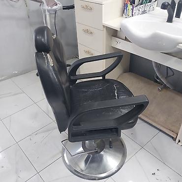 Salon, tibbi mebel dəsti: Bərbərxana avadanlıqları dəsti - Bərbər masası: İki tərəfli rəfli — 1