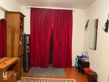 продам старую мебель: 19 м², Без мебели
