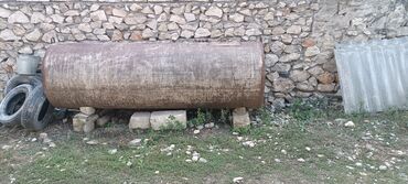 Divar kağızları: Metal silindrik çən - Material: qalın divarlı metaldan hazırlanmış