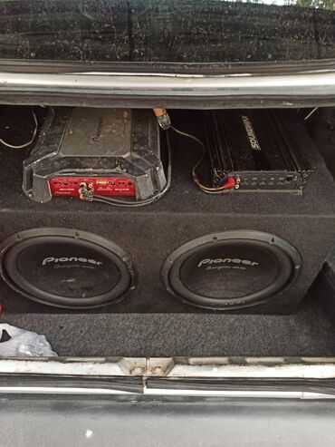 Dinamiklər və sabvuferlər: Avtomobil üçün Pioneer səs sistemi komplekti Tərkib: - Pioneer — 3
