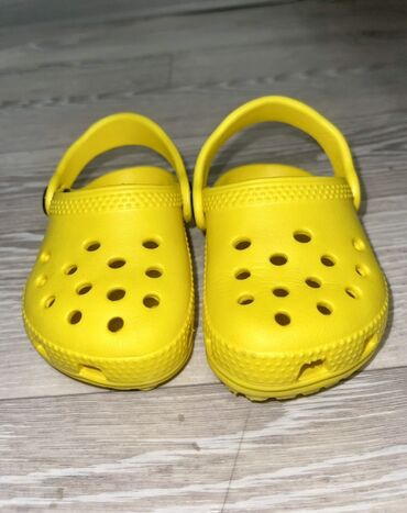 кроксы крокс crocs: Детские сабо (кроксы) ярко‑жёлтого цвета Размер на фото. - Размер