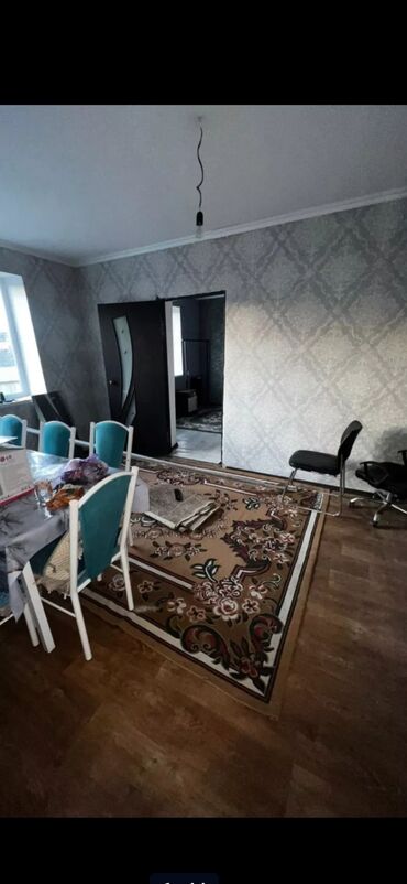 үй карабалта: 65 кв. м, 3 бөлмө, Унаа токтотуучу жай, Забор, тосулган