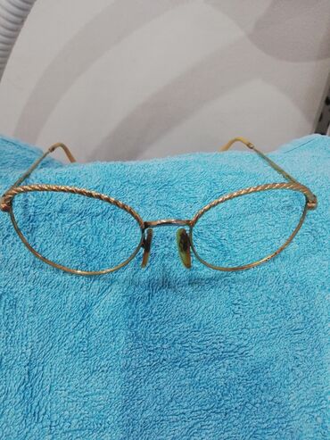 kosulja sa etiketom: Naočare sa pozlatom markairane