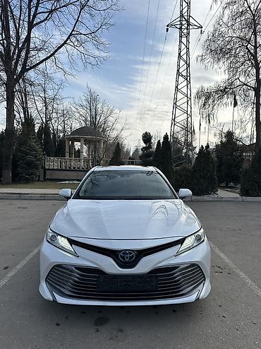 Toyota: Toyota Camry: 2018 г., 2.5 л, Вариатор, Гибрид, Седан — 2
