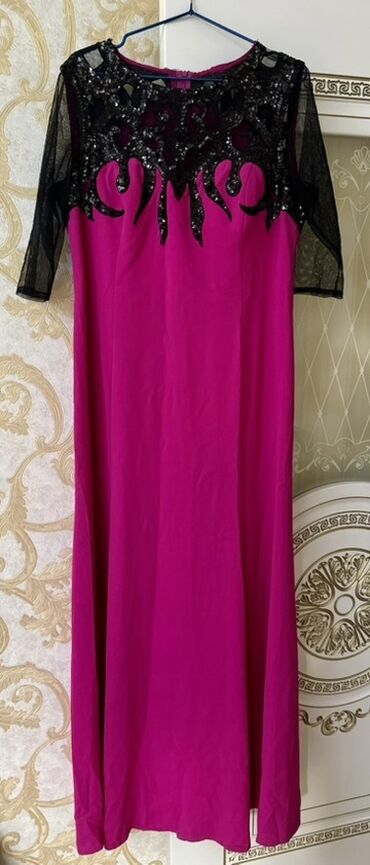 Kürklər: - Tünd qəhvəyi rəngdə xəz. Ölçü 44-48, 2 dəfə toya geyinilib, əla — 3