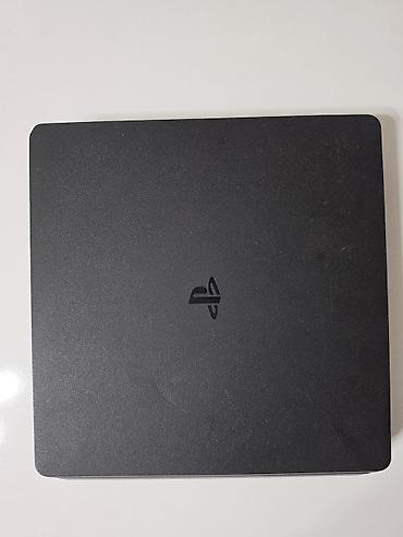 Sony PlayStation 4 Slim oyun konsolu Xüsusiyyətlər:Ps 4 slim ev lalafo.az -da Sony PlayStation 4 Slim oyun konsolu Xüsusiyyətlər:Ps 4 slim ev