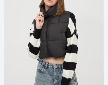 parka s: Zara, S (EU 36), Poliester, bоја - Crna