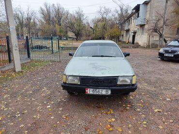 возможен обмен на дом: Audi 100: 1985 г., 2 л, Механика, Бензин, Седан
