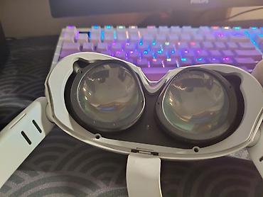 valve index: VR-шлем с двумя контроллерами, белого цвета. Комплект включает: -игры — 3