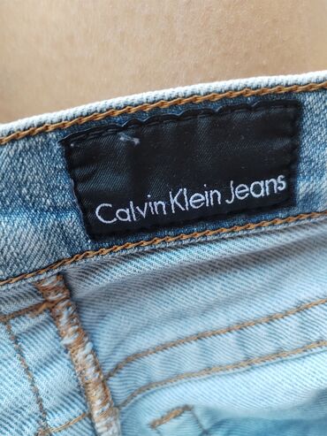 Farmerke: Calvin Klein farmerke vel L
Struk po 40 tegli do 42
Nogavice spolj 110 — 5