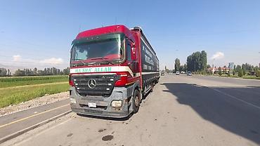Коммерческий транспорт: Тягач, Mercedes-Benz, 2005 г., Тентованный — 4