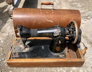 швейная машинка 4: Швейная машина Вышивальная, Механическая, Швейно-вышивальная, Ручной