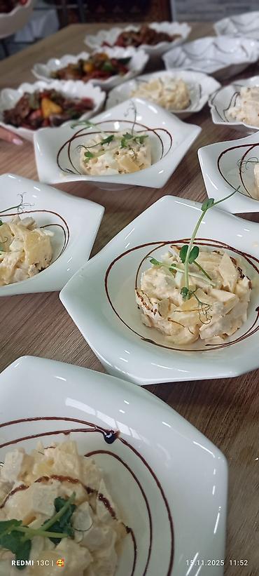 Готовые блюда, кулинария: Салаты и холодные закуски - Цезарь с креветками: хрустящие листья — 12