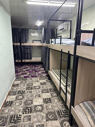 Посуточная аренда комнат: Койко-места в общежитии/хостеле. Только для мужчин !!!!! - — 2