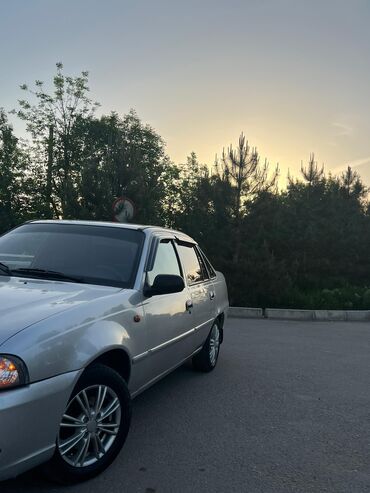 Daewoo: Daewoo Nexia: 2010 г., 1.5 л, Механика, Бензин, Седан