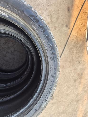 23550 r19: Шины 235 / 50 / R 19, Зима, Б/у, Комплект, Внедорожные (АТ/МТ), Maxxis — 1