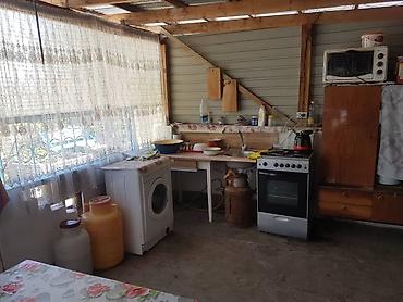 Продажа коттеджей и домов: Дом с двором и садом - Одноэтажный дом с пристройками и крытой — 3