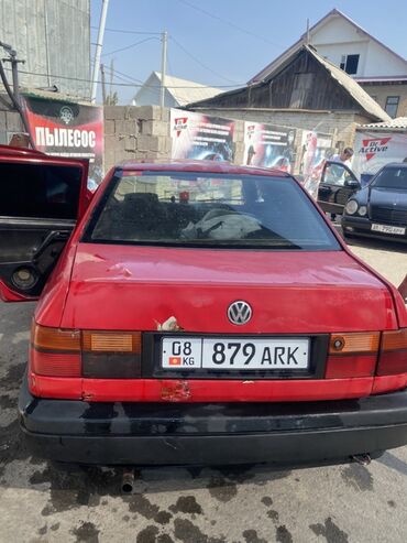 меняю на мазду: Volkswagen Vento: 1991 г., 1.8 л, Механика, Бензин, Седан