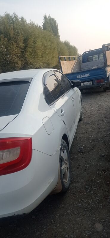 субару импреща: Skoda Rapid: 2017 г., 1.6 л, Автомат, Бензин, Седан