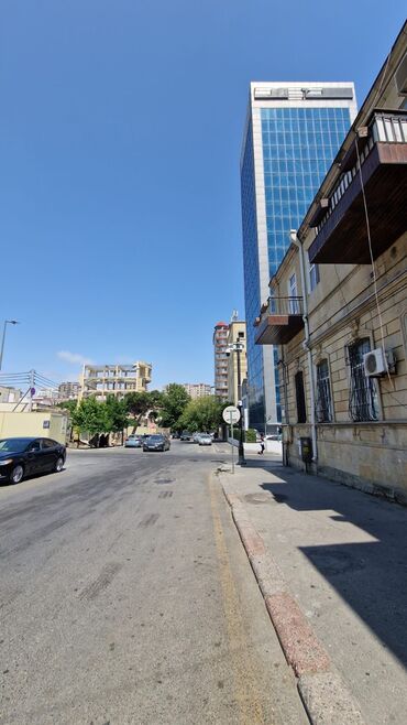 Mağazalar: SATILIR Yasamal rayonu, Nizami metrosunun yaxınlığında, şəhərin ən — 1