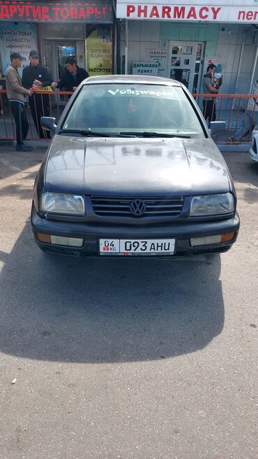 машина кейж: Volkswagen Vento: 1994 г., 1.8 л, Механика, Бензин, Седан