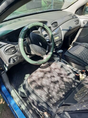 вентилятор автомобиля: Ford Focus: 2001 г., 2 л, Автомат, Бензин, Седан