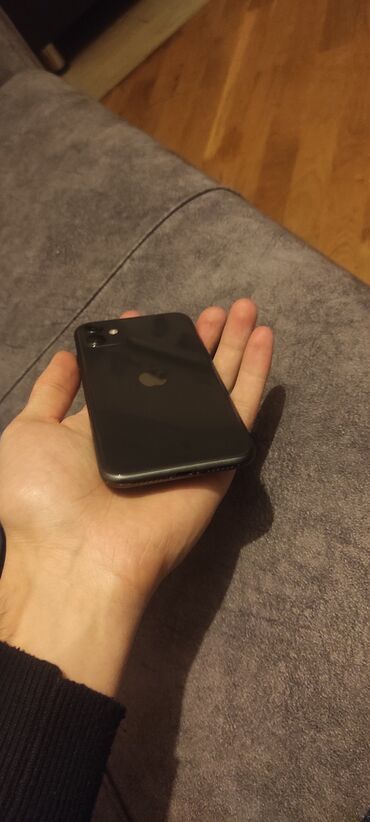 Apple iPhone: IPhone 11, 128 GB, Qara, Face ID — 10