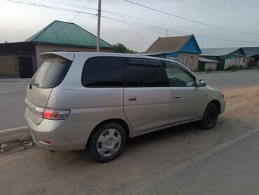 задняя крышка санта фе 2023: Toyota : 2001 г., 2 л, Автомат, Бензин, Минивэн
