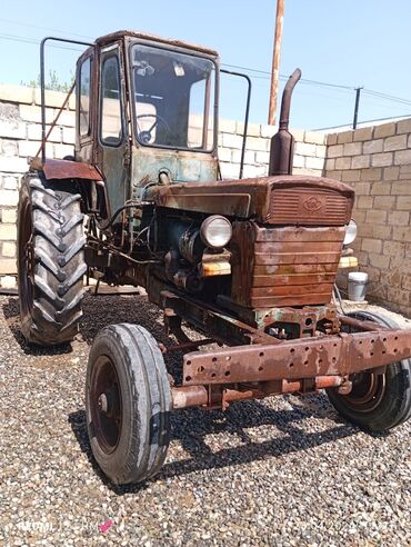 Traktorlar: T 28 traktoru satilir ela vezyetdedir arxa tekerleri 15.38 peredoku