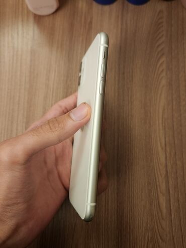 Apple iPhone: IPhone 11, 64 GB, Ağ, Simsiz şarj, Face ID, Sənədlərlə — 7