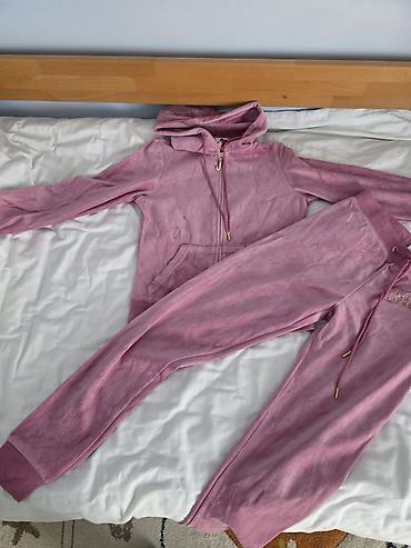 tifani dzemperi: Juicy Couture ženska velur trenerka u roze boji, veličine M. Sastoji — 1
