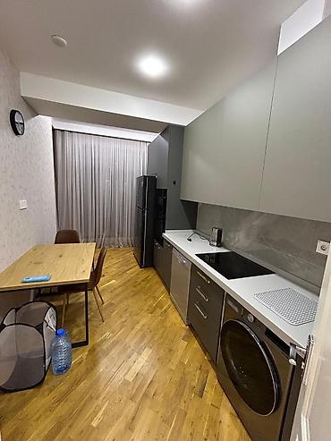 icare qaraj: İcarəyə verilir 3 otaqlı yeni tikili 104 m², 28 May m. Kateqoriya — 8