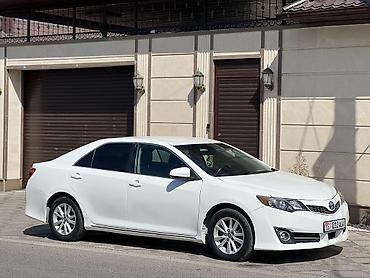 byd e2 2024: Toyota Camry: 2013 г., 2.5 л, Автомат, Гибрид, Седан — 3