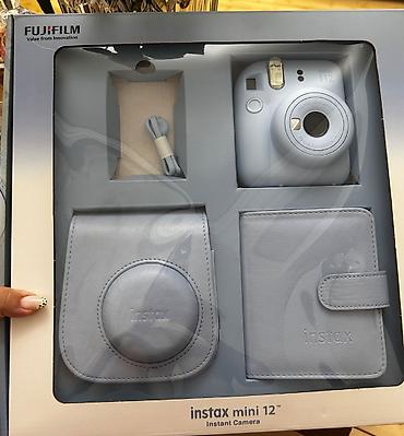 i̇nstax mini 12: FUJIFILM Instax Mini 12 dəst – açıq mavi rəng Paketin tərkibi: - — 1