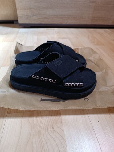 cross papuce: Fashion slippers, UGG, 38
