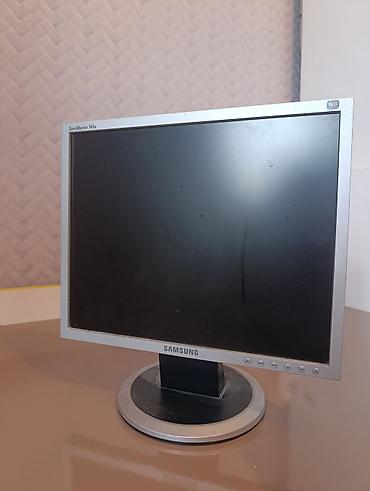 Monitorlar: Samsung SyncMaster 740N monitor - Ekran diaqonalı: 17" - Panel növü — 1