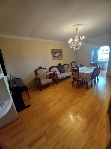 Yeni tikili: Bakıxanov qəs., 3 otaqlı, Yeni tikili, m. Neftçilər, 82 kv. m — 2