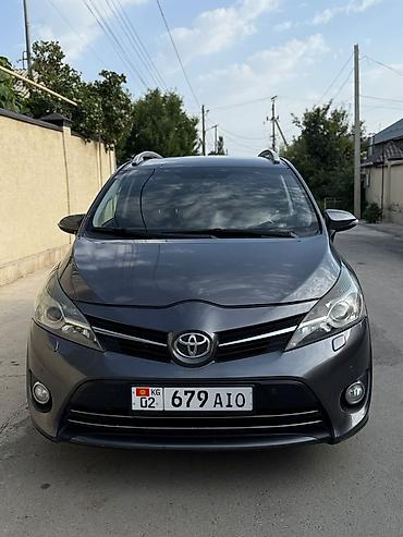 coroll: Toyota Verso: 2013 г., 1.8 л, Автомат, Бензин, Универсал — 2